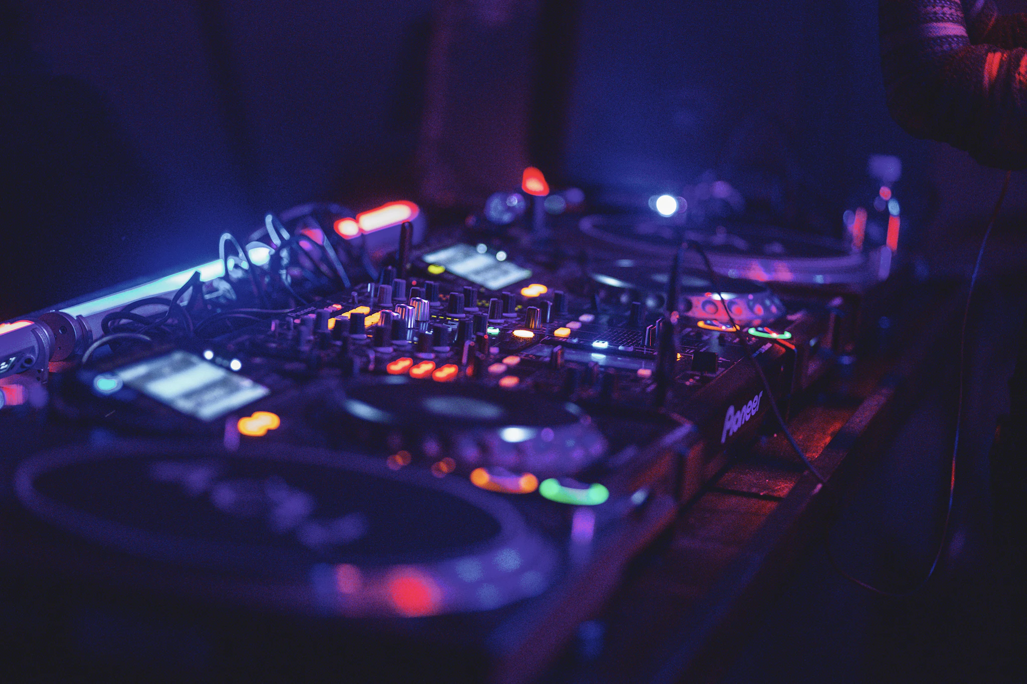 black and blue audio mixer